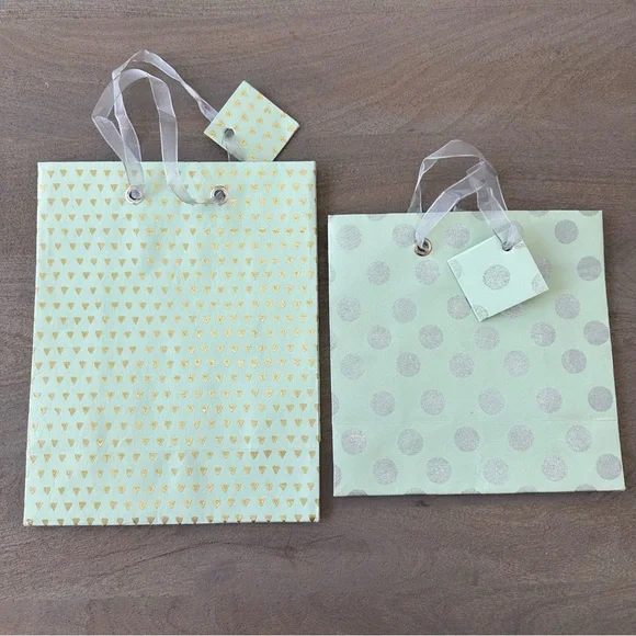 Set of 8 Colorful Gift Bags - Birthday / Celebration /Spring Summer /Polka Dots - Picture 12 of 16
